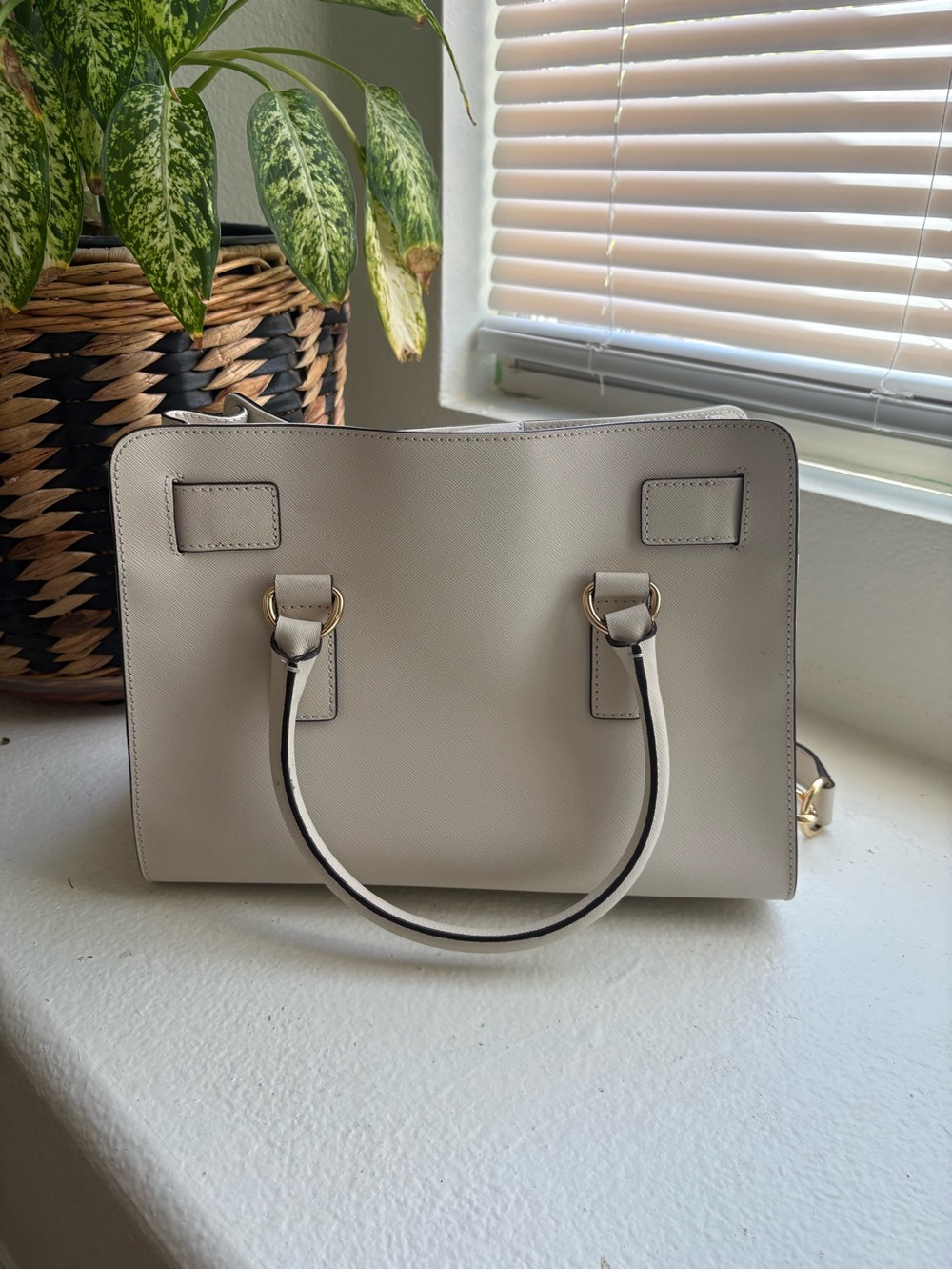 Michael Kors cream white Saffiano Satchel with Gold Hardware shoulder bag - Picture 3 of 8